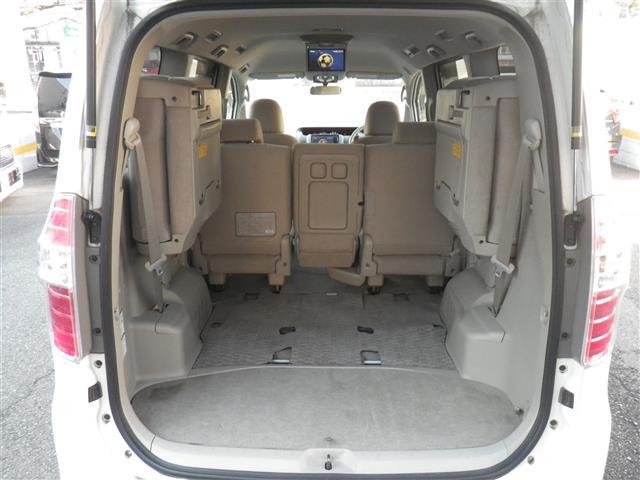 ノア Ｘ　スマートエディション　ナビ＆ＴＶ　リアクーラー　キーレス　パワーウインドウ　スマートキー　ワンセグテレビ　３列シート　ＥＴＣ　パワーステアリング　盗難防止システム　オートライト　オートエアコン　ミュージックプレイヤー接続可（10枚目）