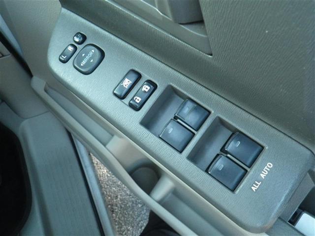 ノア Ｘ　スマートエディション　ナビ＆ＴＶ　リアクーラー　キーレス　パワーウインドウ　スマートキー　ワンセグテレビ　３列シート　ＥＴＣ　パワーステアリング　盗難防止システム　オートライト　オートエアコン　ミュージックプレイヤー接続可（33枚目）