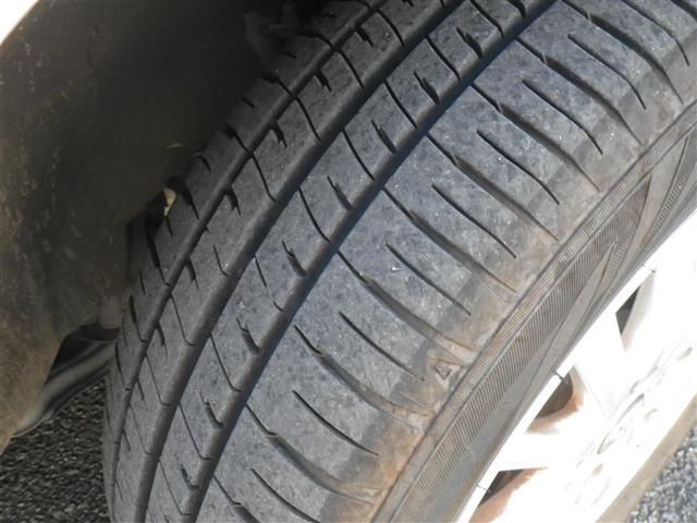 ノア Ｘ　スマートエディション　ナビ＆ＴＶ　リアクーラー　キーレス　パワーウインドウ　スマートキー　ワンセグテレビ　３列シート　ＥＴＣ　パワーステアリング　盗難防止システム　オートライト　オートエアコン　ミュージックプレイヤー接続可（34枚目）