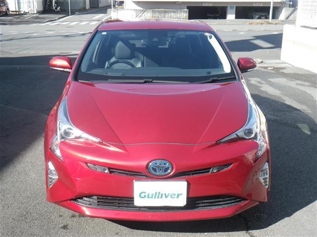 プリウス Ａプレミアム　ツーリングセレクション　ＳＤナビゲーション　ブルートゥース　レーンアシスト　シートヒータ　横滑り防止機能　オートマチックハイビーム　クリアランスソナー　皮シート　運転席パワーシート　エアコン　パワーウィンドウ　ナビ＆ＴＶ（2枚目）