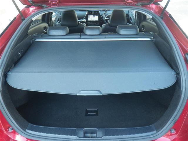 プリウス Ａプレミアム　ツーリングセレクション　ＳＤナビゲーション　ブルートゥース　レーンアシスト　シートヒータ　横滑り防止機能　オートマチックハイビーム　クリアランスソナー　皮シート　運転席パワーシート　エアコン　パワーウィンドウ　ナビ＆ＴＶ（9枚目）