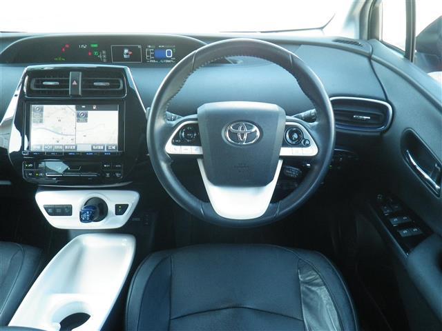 プリウス Ａプレミアム　ツーリングセレクション　ＳＤナビゲーション　ブルートゥース　レーンアシスト　シートヒータ　横滑り防止機能　オートマチックハイビーム　クリアランスソナー　皮シート　運転席パワーシート　エアコン　パワーウィンドウ　ナビ＆ＴＶ（38枚目）