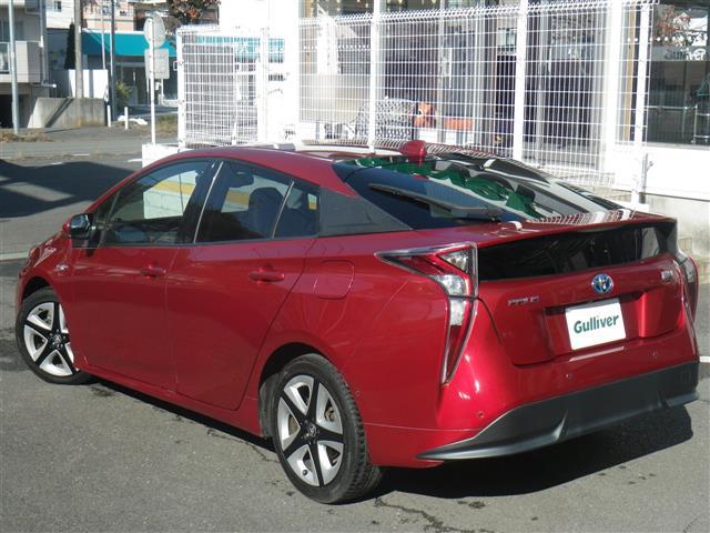 プリウス Ａプレミアム　ツーリングセレクション　ＳＤナビゲーション　ブルートゥース　レーンアシスト　シートヒータ　横滑り防止機能　オートマチックハイビーム　クリアランスソナー　皮シート　運転席パワーシート　エアコン　パワーウィンドウ　ナビ＆ＴＶ（39枚目）