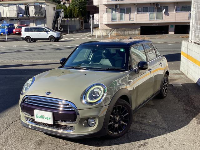 ＭＩＮＩ クーパー　・走行３万キロ台／エメラルドグレーｘブラックツートンカラー／ストリートスタイル／ＬＥＤライトＰＫＧ／カメラ＆パーキングアシストＰＫＧ／ペッパーＰＫＧ／純正ナビ／バックカメラ／Ｂｌｕｅｔｏｏｔｈ／ＥＴＣ（3枚目）