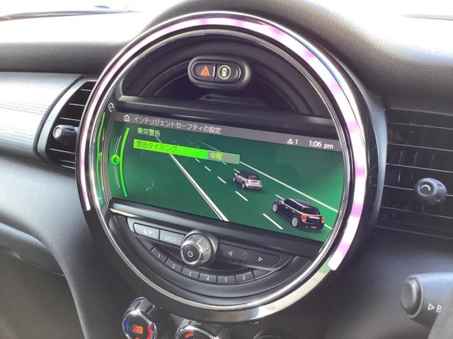 ＭＩＮＩ クーパー　・走行３万キロ台／エメラルドグレーｘブラックツートンカラー／ストリートスタイル／ＬＥＤライトＰＫＧ／カメラ＆パーキングアシストＰＫＧ／ペッパーＰＫＧ／純正ナビ／バックカメラ／Ｂｌｕｅｔｏｏｔｈ／ＥＴＣ（33枚目）