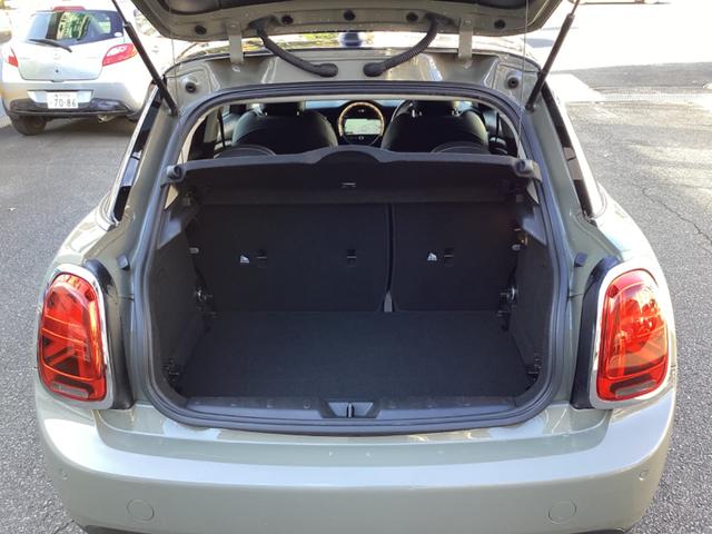 ＭＩＮＩ クーパー　・走行３万キロ台／エメラルドグレーｘブラックツートンカラー／ストリートスタイル／ＬＥＤライトＰＫＧ／カメラ＆パーキングアシストＰＫＧ／ペッパーＰＫＧ／純正ナビ／バックカメラ／Ｂｌｕｅｔｏｏｔｈ／ＥＴＣ（44枚目）