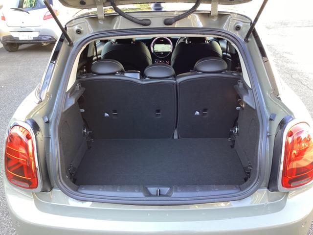 ＭＩＮＩ クーパー　・走行３万キロ台／エメラルドグレーｘブラックツートンカラー／ストリートスタイル／ＬＥＤライトＰＫＧ／カメラ＆パーキングアシストＰＫＧ／ペッパーＰＫＧ／純正ナビ／バックカメラ／Ｂｌｕｅｔｏｏｔｈ／ＥＴＣ（45枚目）