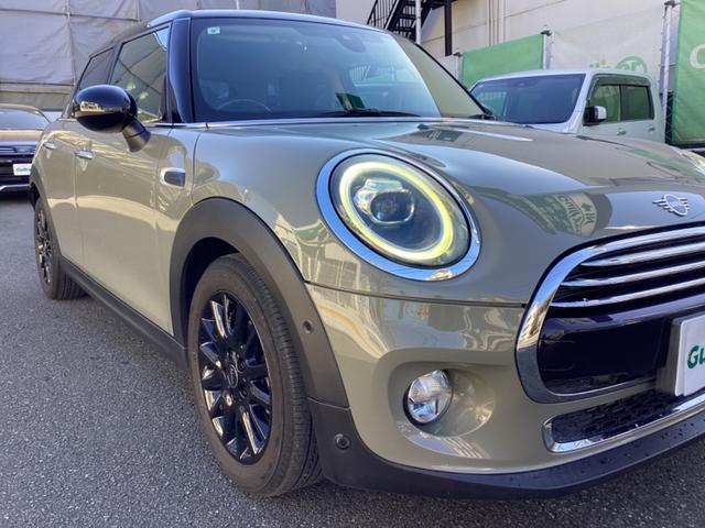 ＭＩＮＩ クーパー　・走行３万キロ台／エメラルドグレーｘブラックツートンカラー／ストリートスタイル／ＬＥＤライトＰＫＧ／カメラ＆パーキングアシストＰＫＧ／ペッパーＰＫＧ／純正ナビ／バックカメラ／Ｂｌｕｅｔｏｏｔｈ／ＥＴＣ（53枚目）