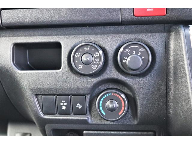 DX ワイド スーパーロング GLパッケージ ハイエースバン DX スーパーロング ディーゼルターボ 4WD 6型 パールホワイト フロア施工 17インチアルミ オーバーフェンダー フロントスポイラー LEDテールランプ 8インチSDナビ(35枚目)