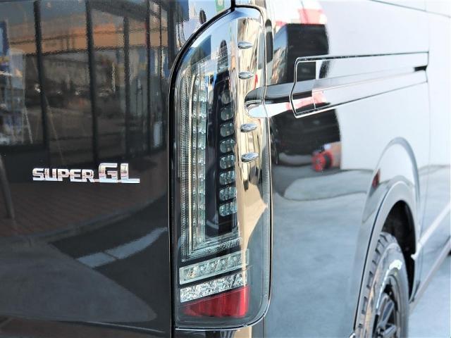 スーパーGL ダークプライムII 新車 4WD ディーゼル 黒 バンパーガード オーバーフェンダー 16インチAW LEDテールランプ 床張施工 8型SDナビ ビルトインETC(14枚目)