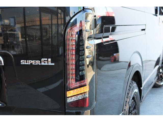 スーパーGL ダークプライムII 新車 4WD ディーゼル 黒 バンパーガード オーバーフェンダー 16インチAW LEDテールランプ 床張施工 8型SDナビ ビルトインETC(23枚目)
