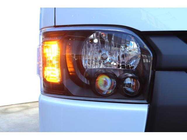 スーパーＧＬ　ダークプライム　ブラックエディション　マッドブラック　インナーブラックヘッドライト　フロントスポイラー　ホワイトレタータイヤ　ＢＡＲＢＥＲＯ１７インチアルミ　ＬＥＤテールランプ　ダークプライム　４型(24枚目)
