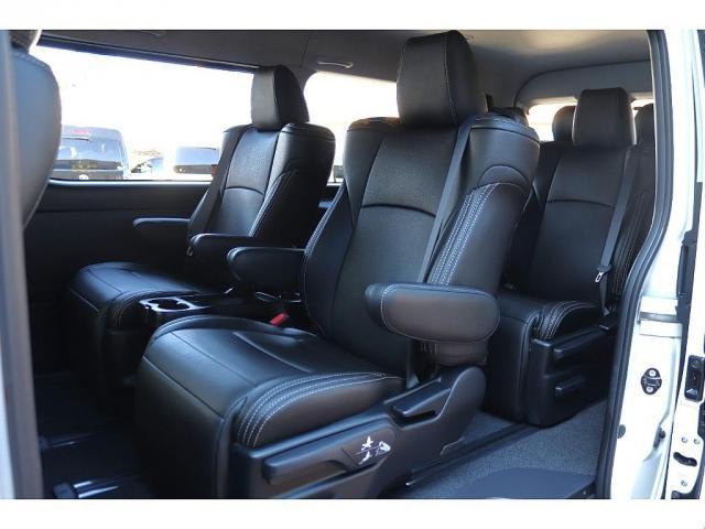 ハイエースワゴン ＧＬ　キャプテンシート４脚　両側パワースライドドア　プッシュスタート　スマートキー　パールホワイト　アルパイン１１インチナビ　後席フリップダウンモニター　バルベロアルミホイール　ＧＯＯＤＹＥＡＲナスカー（3枚目）