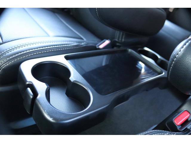 ハイエースワゴン ＧＬ　キャプテンシート４脚　両側パワースライドドア　プッシュスタート　スマートキー　パールホワイト　アルパイン１１インチナビ　後席フリップダウンモニター　バルベロアルミホイール　ＧＯＯＤＹＥＡＲナスカー（39枚目）