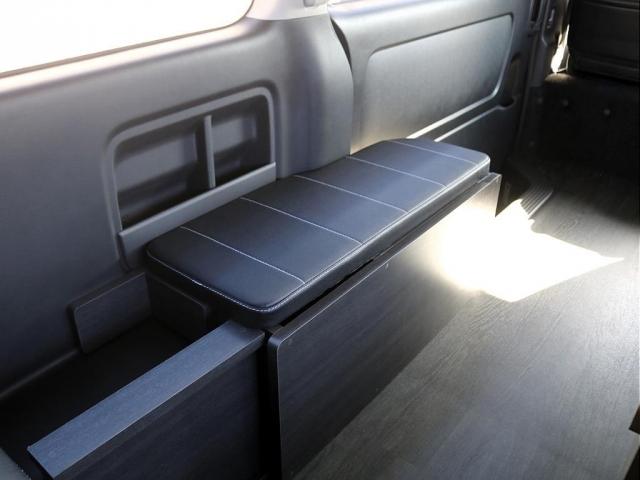 ハイエースワゴン ＧＬ　内装アレンジＶＥＲ１　ＤｅｌｆｉｎｏＬｉｎｅフロントスポイラー　オーバーフェンダー　バルベロＨＥＸ１７ＡＷ　グッドイヤーナスカータイヤ　ガッツミラーボディ同色　アルティメットテールランプ（9枚目）