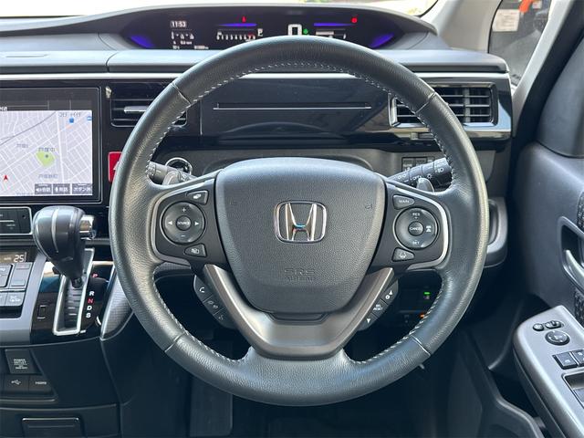 ステップワゴンスパーダ スパーダ　ホンダセンシング　福祉車両　スロープ車　２列目乗車タイプ　Ｈｏｎｄａ　ＳＥＮＳＩＮＧ　両側パワスラ　ハンズフリースライドドア　１０インチ純正ナビ　ＥＴＣ　純正前後ドラレコ　トリプルゾーンコントロール　ワンオーナー（14枚目）