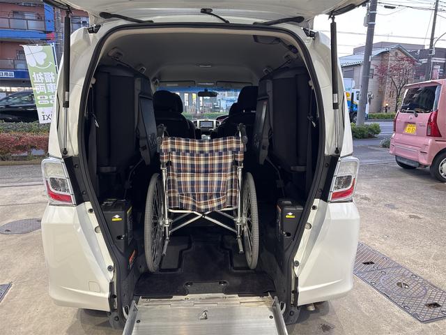 フリード G スローパー 車椅子1基積み 電動ウィンチ(リモコン付き) ナビ 地デジTV バックカメラ 片側電動スライド キーレス(7枚目)
