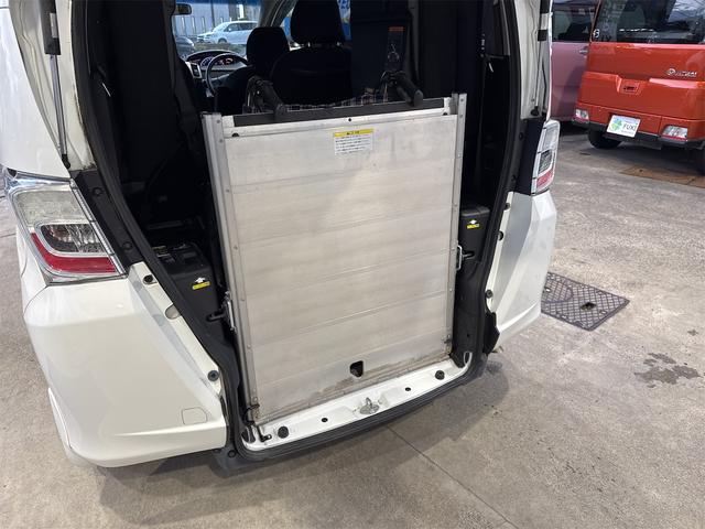 フリード G スローパー 車椅子1基積み 電動ウィンチ(リモコン付き) ナビ 地デジTV バックカメラ 片側電動スライド キーレス(11枚目)