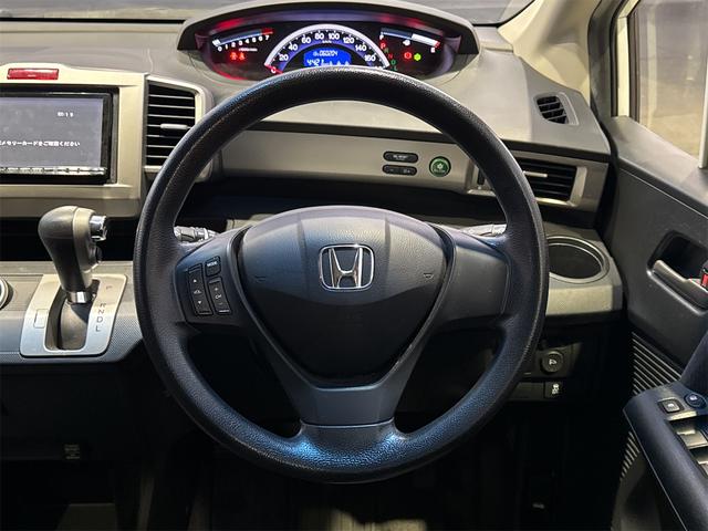 フリード G スローパー 車椅子1基積み 電動ウィンチ(リモコン付き) ナビ 地デジTV バックカメラ 片側電動スライド キーレス(15枚目)