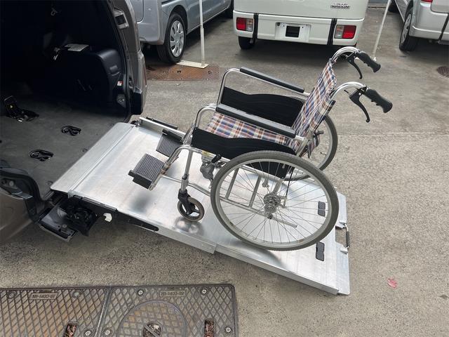 ノア Ｘ　ウェルキャブ　スロープ　タイプＩＩ　車椅子１台積み　後退防止装置　トヨタセーフティセンス　ナビ　バックカメラ　Ｂｌｕｅｔｏｏｔｈ接続　片側電動スライドドア（4枚目）