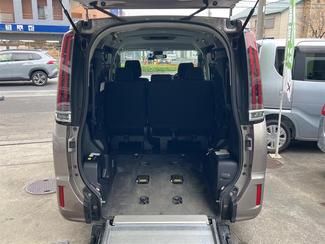 ノア Ｘ　ウェルキャブ　スロープ　タイプＩＩ　車椅子１台積み　後退防止装置　トヨタセーフティセンス　ナビ　バックカメラ　Ｂｌｕｅｔｏｏｔｈ接続　片側電動スライドドア（6枚目）