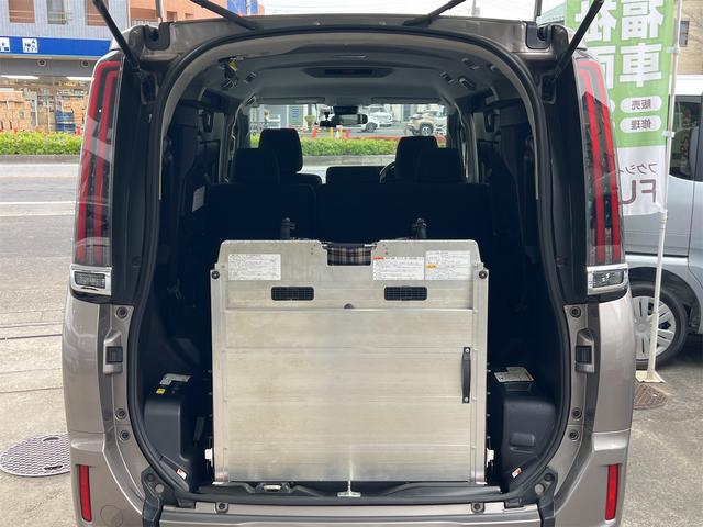 ノア Ｘ　ウェルキャブ　スロープ　タイプＩＩ　車椅子１台積み　後退防止装置　トヨタセーフティセンス　ナビ　バックカメラ　Ｂｌｕｅｔｏｏｔｈ接続　片側電動スライドドア（8枚目）