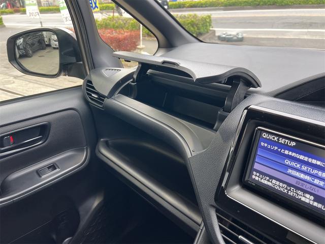 ノア Ｘ　ウェルキャブ　スロープ　タイプＩＩ　車椅子１台積み　後退防止装置　トヨタセーフティセンス　ナビ　バックカメラ　Ｂｌｕｅｔｏｏｔｈ接続　片側電動スライドドア（38枚目）