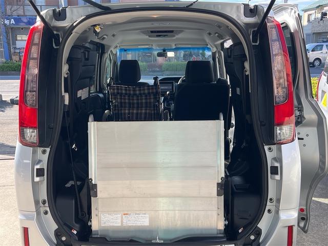 ノア X ウェルキャブ 電動スロープ タイプI 車椅子1基積み 電動ウィンチ(リモコン付き) 電動固定装置 ナビTV バックカメラ ETC 後席モニター Bluetooth接続 DVD再生可(6枚目)