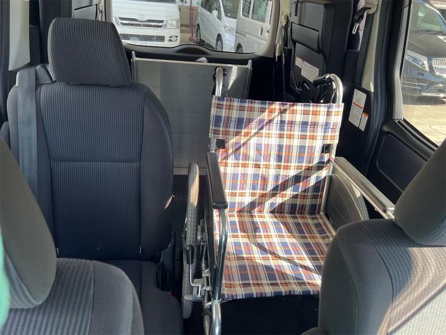 ノア X ウェルキャブ 電動スロープ タイプI 車椅子1基積み 電動ウィンチ(リモコン付き) 電動固定装置 ナビTV バックカメラ ETC 後席モニター Bluetooth接続 DVD再生可(11枚目)