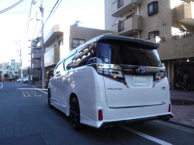 Toyota Vellfire Hybrid Car, Price, Interiors