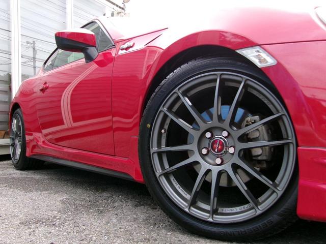 ８６ ＧＴ　ＴＲＤフルエアロ＆トランクスポイラー／ハイレスポンスマフラーＶｅｒ．Ｒ／ＲＡＹＳグラムライツ５７エクストリーム１８インチ／ＴＥＩＮローダウンスプリング／ＳＤナビ／地デジ／Ｂｌｕｅｔｏｏｔｈ／Ｂカメラ（28枚目）