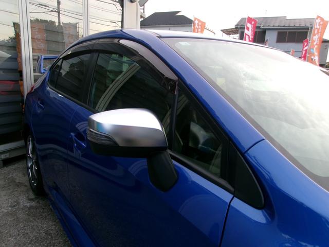 ドアミラーの擦り傷も無く非常に綺麗な状態です。もちろん動作も問題無く元気に上下左右動きますので、ご安心ください。雨の日の換気に便利なサイドバイザー付きです♪