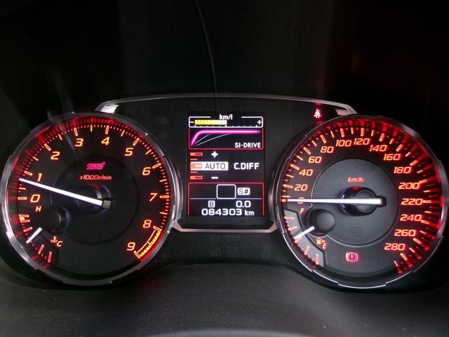 ２８０ｋｍ／ｈスケールのスピードメーターです。ＳＩドライブの表示やＤＣＣＤのレベライザーもモニターで確認する事が可能です。