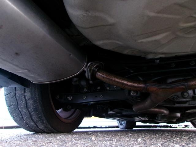 足回り、下回りの気になる錆や腐食も無く非常に綺麗な状態です。沿岸部や降雪地域にお住まいのお客様向けに、下回りの防錆処理も行なえますので、お気軽にご相談ください！