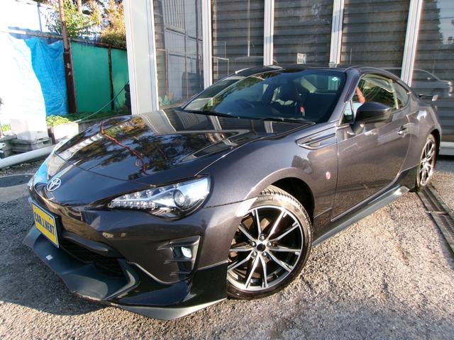 ８６ ＧＴリミテッド　ワンオーナー／ＴＲＤフロントスポイラー＆サイドスカート＆リアバンパースポイラー／柿本ＣｌａｓｓＫＲ４本出しマフラー／ＬＥＤスモークテール／シートヒーター／ハーフレザーシート／プッシュスタート／ＥＴＣ（6枚目）