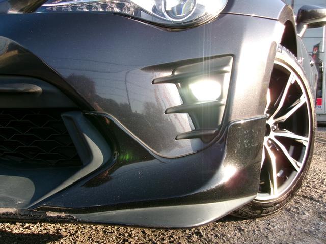 ８６ ＧＴリミテッド　ワンオーナー／ＴＲＤフロントスポイラー＆サイドスカート＆リアバンパースポイラー／柿本ＣｌａｓｓＫＲ４本出しマフラー／ＬＥＤスモークテール／シートヒーター／ハーフレザーシート／プッシュスタート／ＥＴＣ（10枚目）