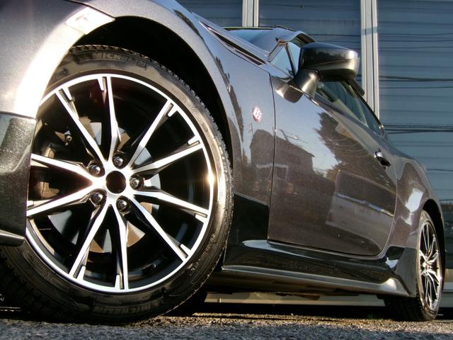 ８６ ＧＴリミテッド　ワンオーナー／ＴＲＤフロントスポイラー＆サイドスカート＆リアバンパースポイラー／柿本ＣｌａｓｓＫＲ４本出しマフラー／ＬＥＤスモークテール／シートヒーター／ハーフレザーシート／プッシュスタート／ＥＴＣ（16枚目）