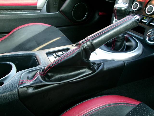 ８６ ＧＴリミテッド　ワンオーナー／ＴＲＤフロントスポイラー＆サイドスカート＆リアバンパースポイラー／柿本ＣｌａｓｓＫＲ４本出しマフラー／ＬＥＤスモークテール／シートヒーター／ハーフレザーシート／プッシュスタート／ＥＴＣ（52枚目）