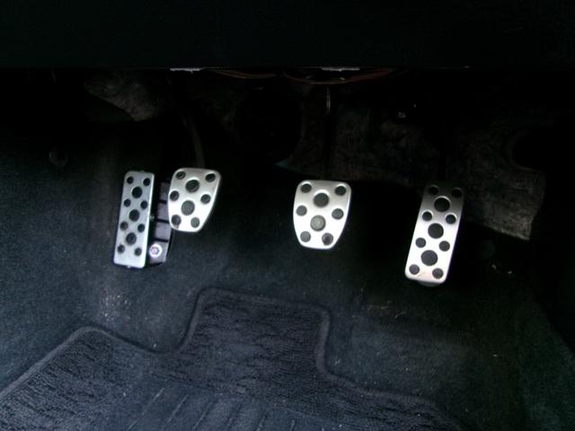 ８６ ＧＴリミテッド　ワンオーナー／ＴＲＤフロントスポイラー＆サイドスカート＆リアバンパースポイラー／柿本ＣｌａｓｓＫＲ４本出しマフラー／ＬＥＤスモークテール／シートヒーター／ハーフレザーシート／プッシュスタート／ＥＴＣ（63枚目）