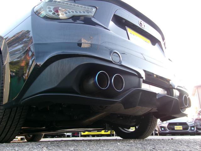 ８６ ＧＴリミテッド　ワンオーナー／ＴＲＤフロントスポイラー＆サイドスカート＆リアバンパースポイラー／柿本ＣｌａｓｓＫＲ４本出しマフラー／ＬＥＤスモークテール／シートヒーター／ハーフレザーシート／プッシュスタート／ＥＴＣ（76枚目）