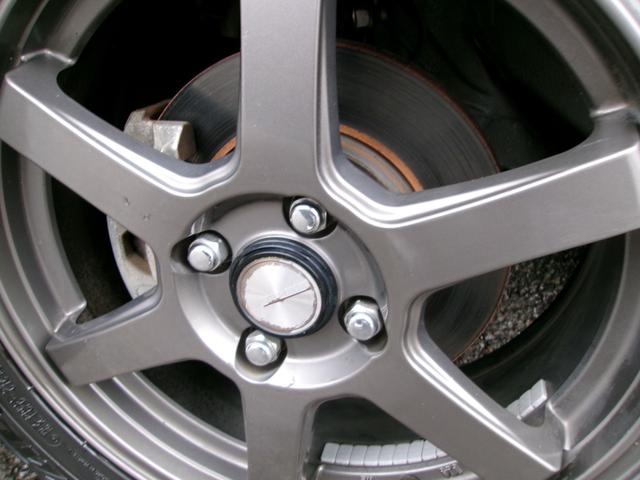 ノート ニスモ　Ｓ　５速ＭＴ／純正オーテックマフラー／カロッツェリアナビ７インチワイドＳＤナビ／地デジＴＶ／Ｂｌｕｅｔｏｏｔｈ／ＤＶＤ再生／ＵＳＢポート／ＨＤＭＩケーブル／ＬＥＤヘッドライト／タイミングチェーン／禁煙車（19枚目）