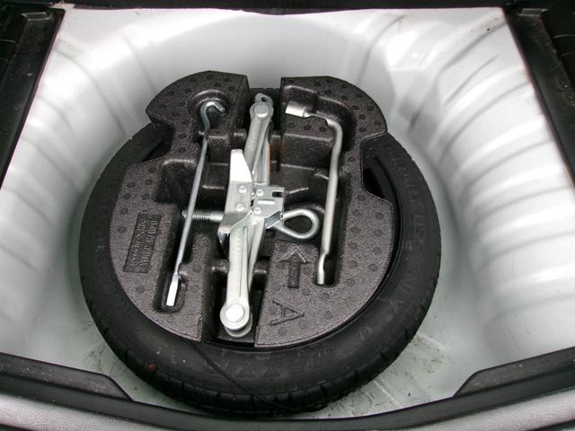 ノート ニスモ　Ｓ　５速ＭＴ／純正オーテックマフラー／カロッツェリアナビ７インチワイドＳＤナビ／地デジＴＶ／Ｂｌｕｅｔｏｏｔｈ／ＤＶＤ再生／ＵＳＢポート／ＨＤＭＩケーブル／ＬＥＤヘッドライト／タイミングチェーン／禁煙車（69枚目）