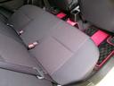 とても広々とした後部座席です。大人が後部座席に乗っても余裕のあるスペースですので、大人数の長距離でも余裕のドライブが可能です。使用感も少なく非常に綺麗な状態です。