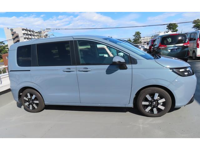 フリード e:HEVエアーEX 360°カメラ 衝突軽減システム ソナー オートマチックハイビーム 横滑り防止装置 クルーズコントロール サイドカーテンエアバック LEDランプ フルセグTV レーンキープ(4枚目)