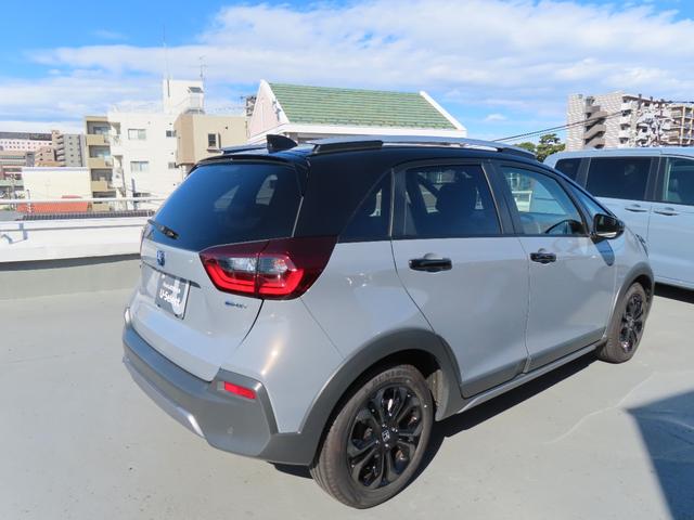 フィット e:HEVクロスター 車線維持支援システム ルーフレール 衝突回避システム 禁煙 1オーナー フルオートエアコン 整備記録簿 前後センサー LEDランプ エアバッグ サイドエアバック 地デジ VSA(6枚目)