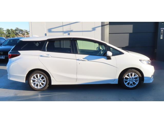 シャトル Ｇホンダセンシング　Ｇ　ホンダセンシング（５名）　ワンオーナー車　盗難警報装置　スマートキー　クルコン　横滑り防止　ナビＴＶ　パワーウィンドウ　ドラレコ　ＡＢＳ　ＥＴＣ付き　ＬＥＤヘッドライト　ＤＶＤ再生　エアバッグ（4枚目）