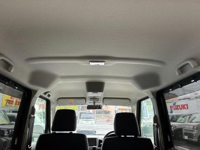 天井部分も綺麗な1台です!