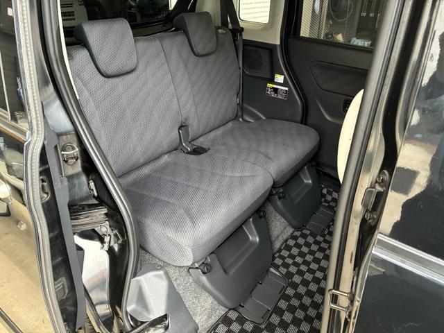 後部座席シート部分!