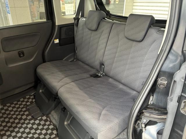 後部座席シート部分!