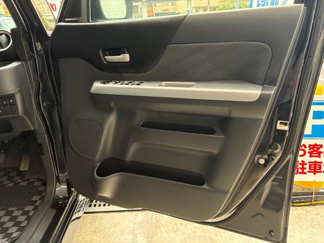 前方座席ドア内張部分!(運転席側)